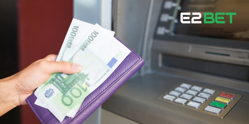 Nhập số tiền và xác nhận rút tiền E2BET